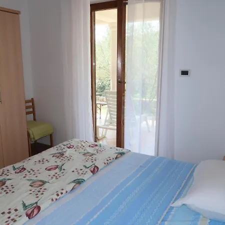 Apartman Ester - Lbn135 By Interhome *